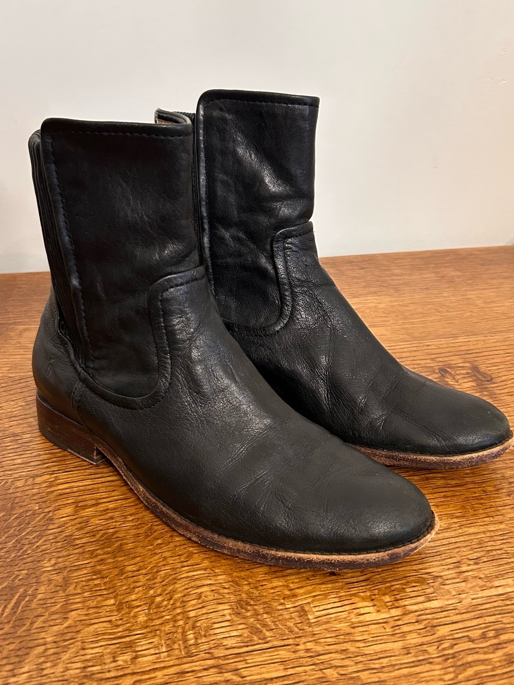 FRYE “MELISSA SCRUNCH” ANKLE LEATHER BOOT